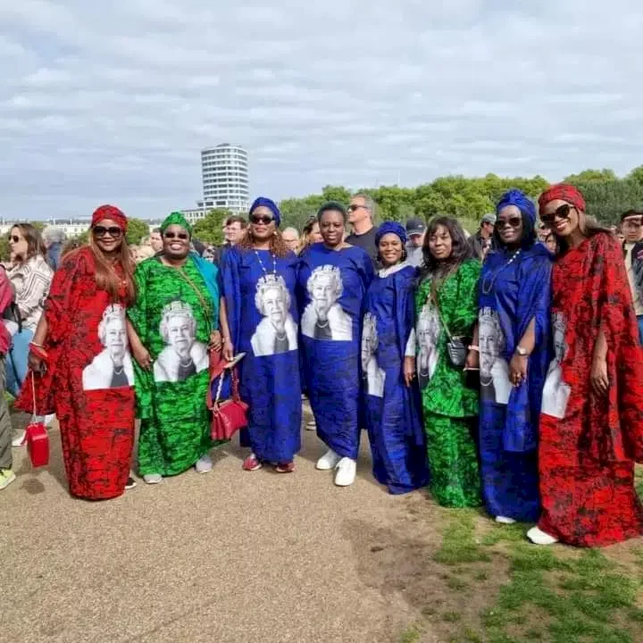 Nigerian Ladies Storm Queen Elizabeth's Burial In The UK Dressed In Their Asoebi Clothes (Photos)