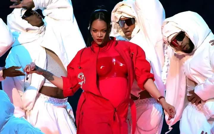 Rihanna eveals Baby Bump During Super Bowl 2023 Halftime Show (Photos/Video)